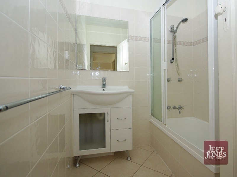 112 Chaucer Street, Moorooka QLD 4105