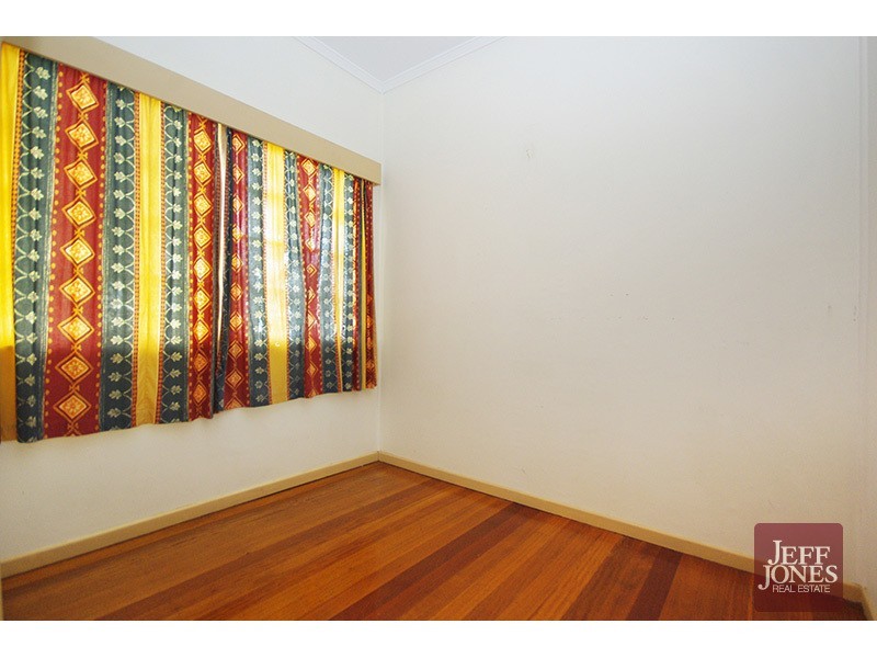 102 Peach Street, Greenslopes QLD 4120