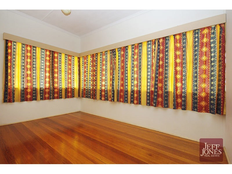 102 Peach Street, Greenslopes QLD 4120