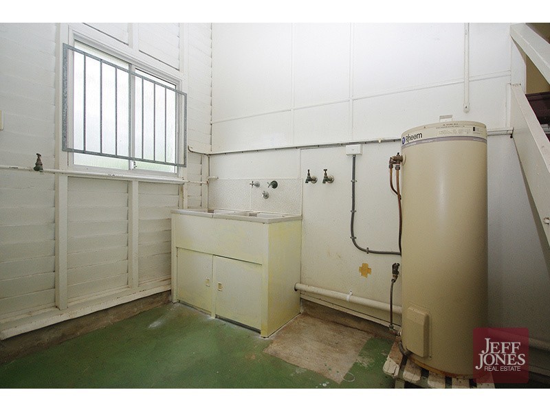 102 Peach Street, Greenslopes QLD 4120