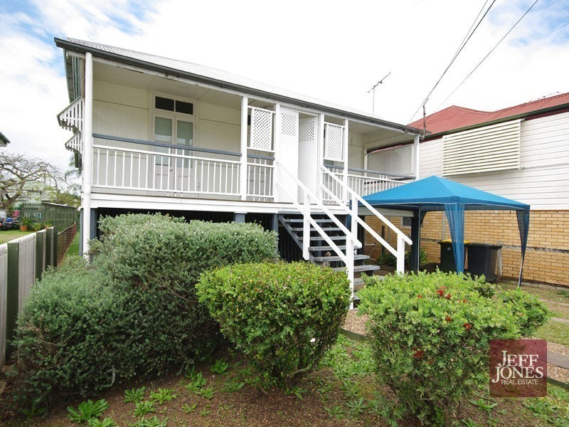 21 Lilly Street, Greenslopes QLD 4120