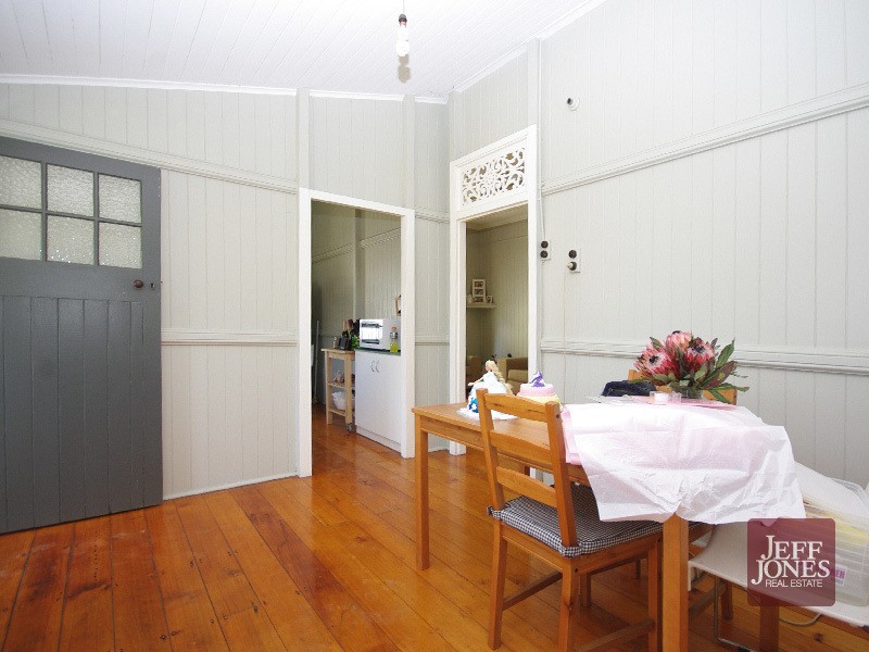 21 Lilly Street, Greenslopes QLD 4120