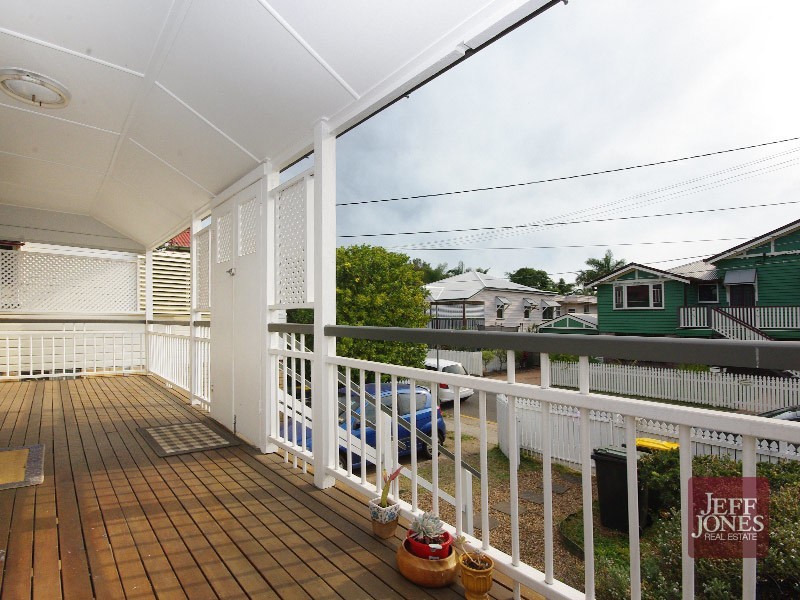 21 Lilly Street, Greenslopes QLD 4120