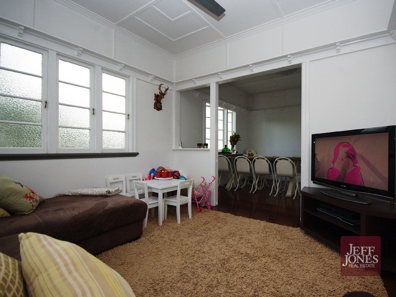 35 Sunshine Avenue, Tarragindi QLD 4121