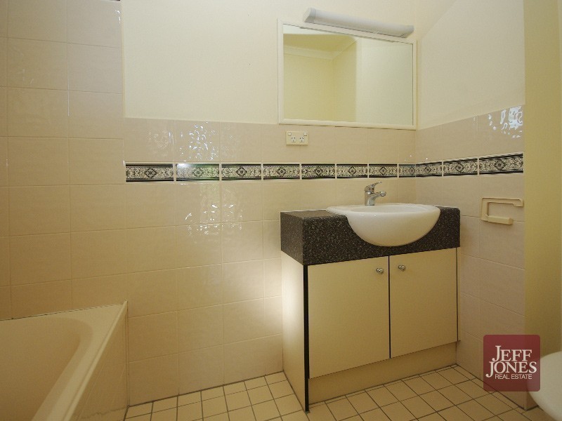 B2/52 Baron Street, Greenslopes QLD 4120