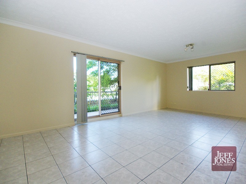 1/2 Gustavson Street, Annerley QLD 4103