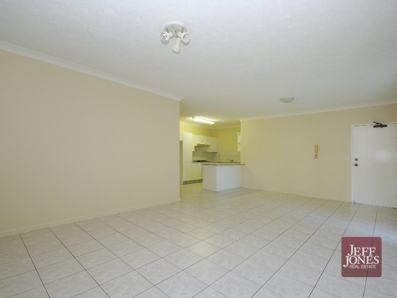 1/2 Gustavson Street, Annerley QLD 4103