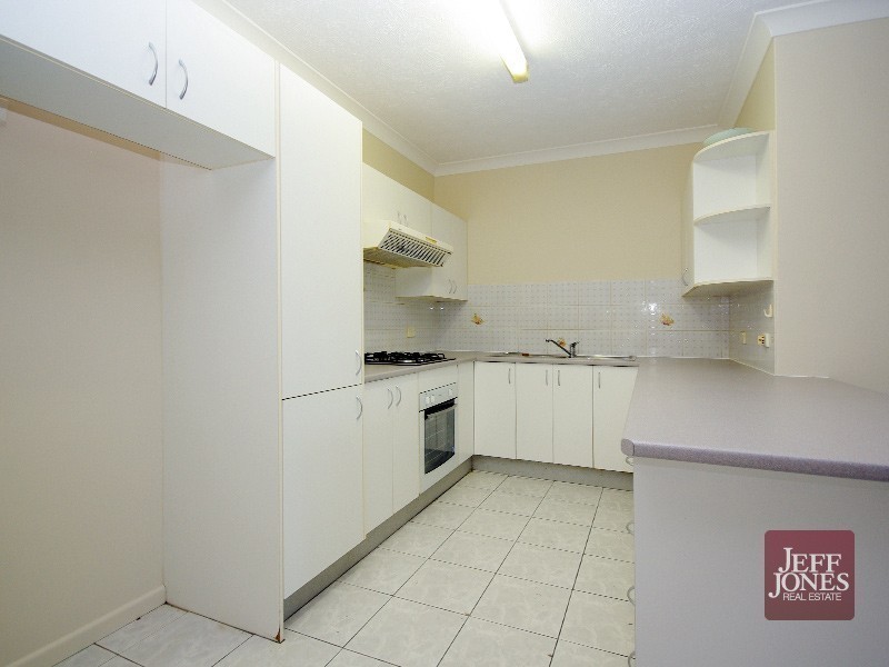 1/2 Gustavson Street, Annerley QLD 4103