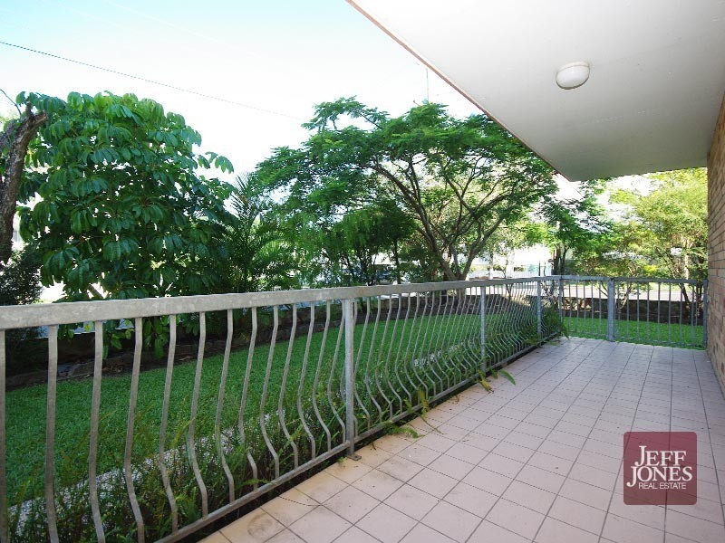 1/2 Gustavson Street, Annerley QLD 4103