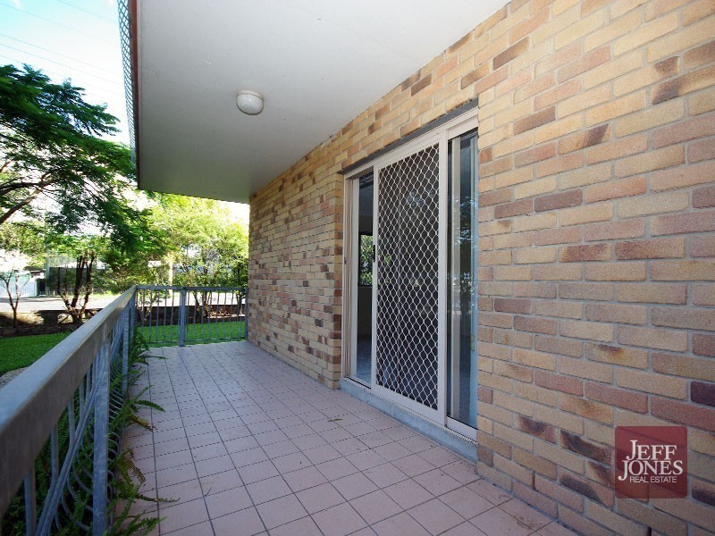 1/2 Gustavson Street, Annerley QLD 4103