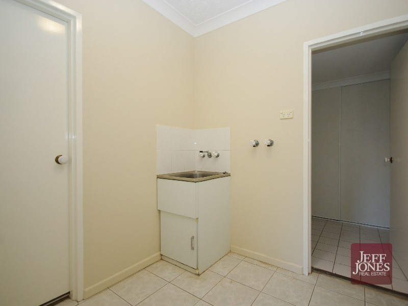 1/2 Gustavson Street, Annerley QLD 4103