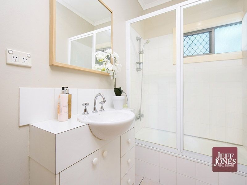 173 Juliette Street, Greenslopes QLD 4120