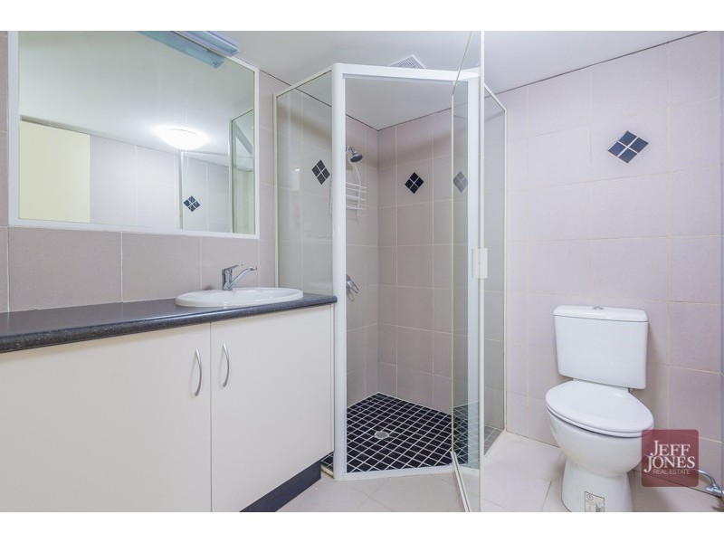 1A/57 Sandford Street, St Lucia QLD 4067