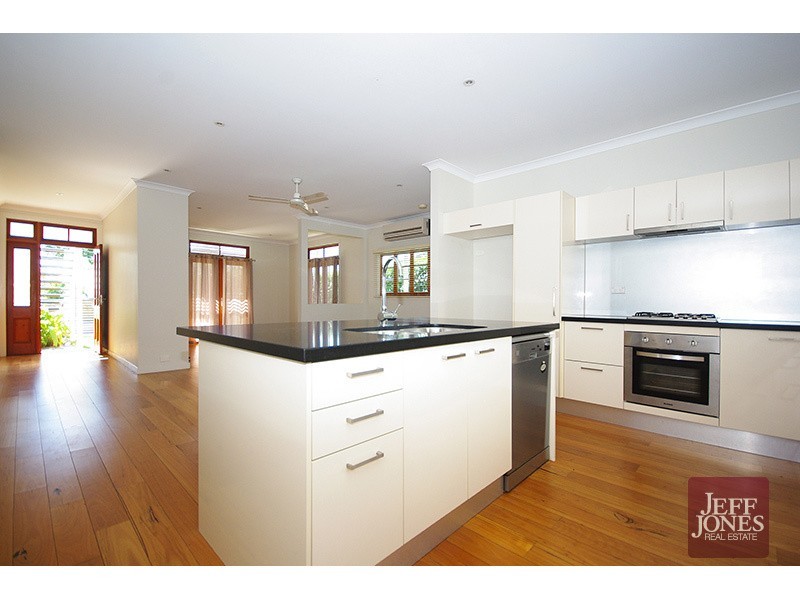 1/25 Douglas Street, Greenslopes QLD 4120