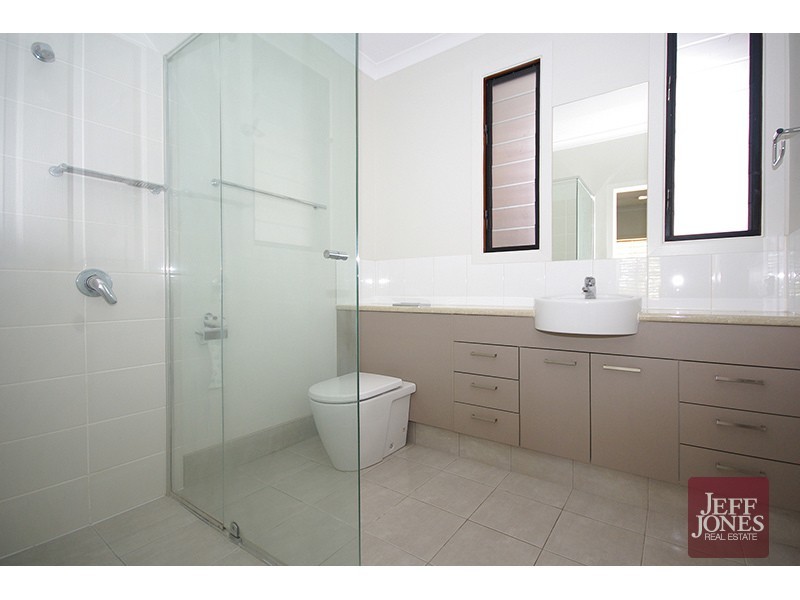 1/25 Douglas Street, Greenslopes QLD 4120