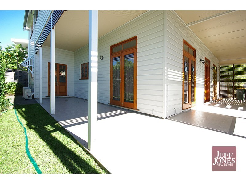 1/25 Douglas Street, Greenslopes QLD 4120