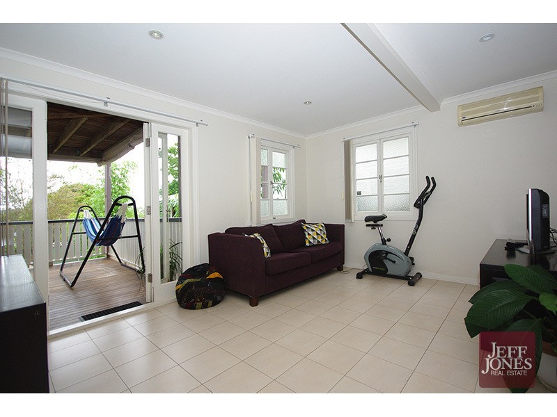 67 Stella Street, Holland Park QLD 4121