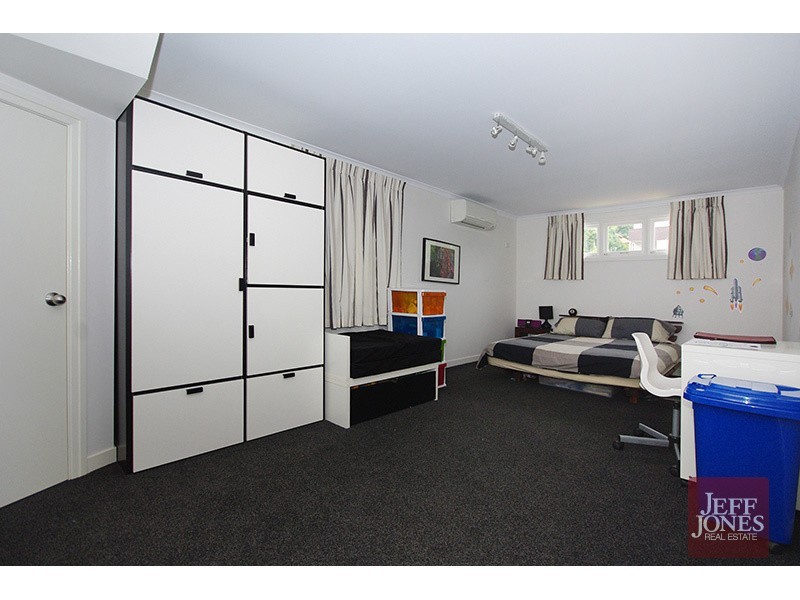 67 Stella Street, Holland Park QLD 4121