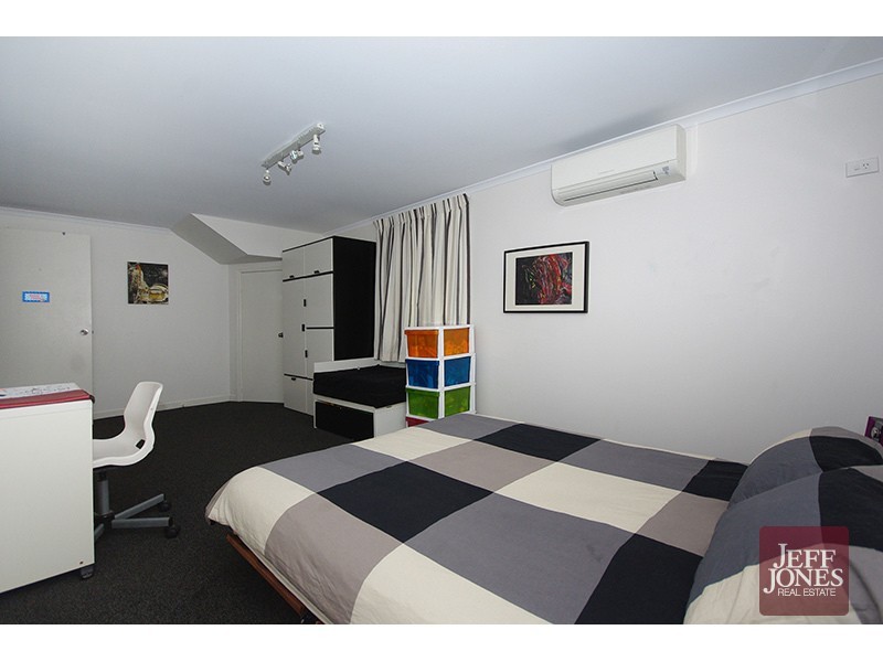 67 Stella Street, Holland Park QLD 4121