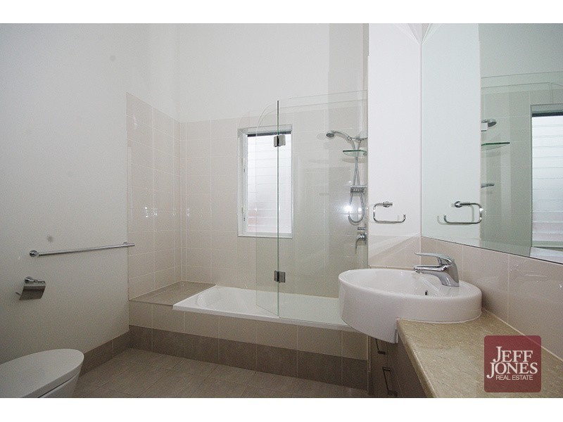 3/25 Douglas Street, Greenslopes QLD 4120