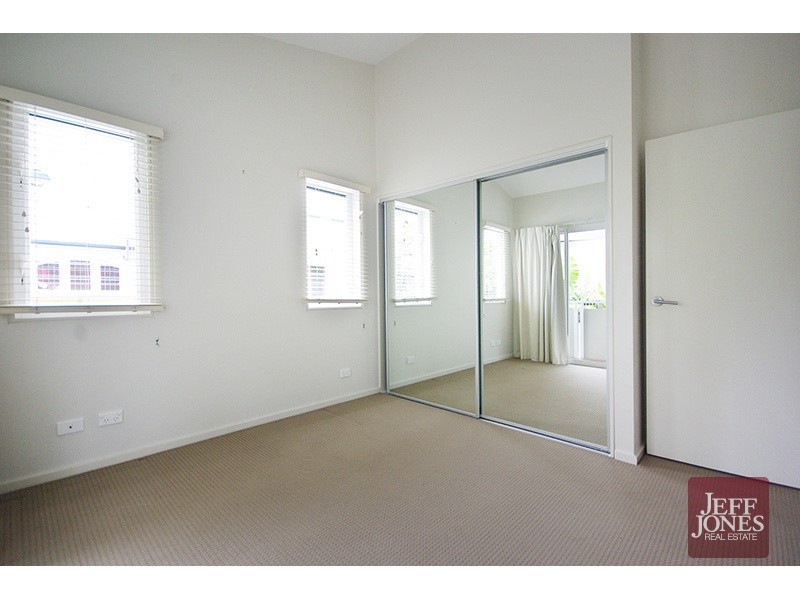 3/25 Douglas Street, Greenslopes QLD 4120