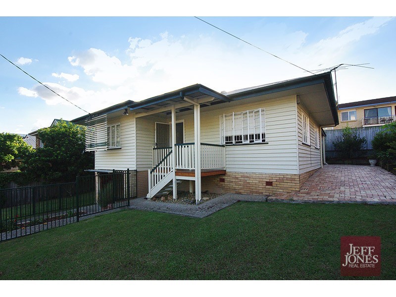 18 Beanga Street, Greenslopes QLD 4120