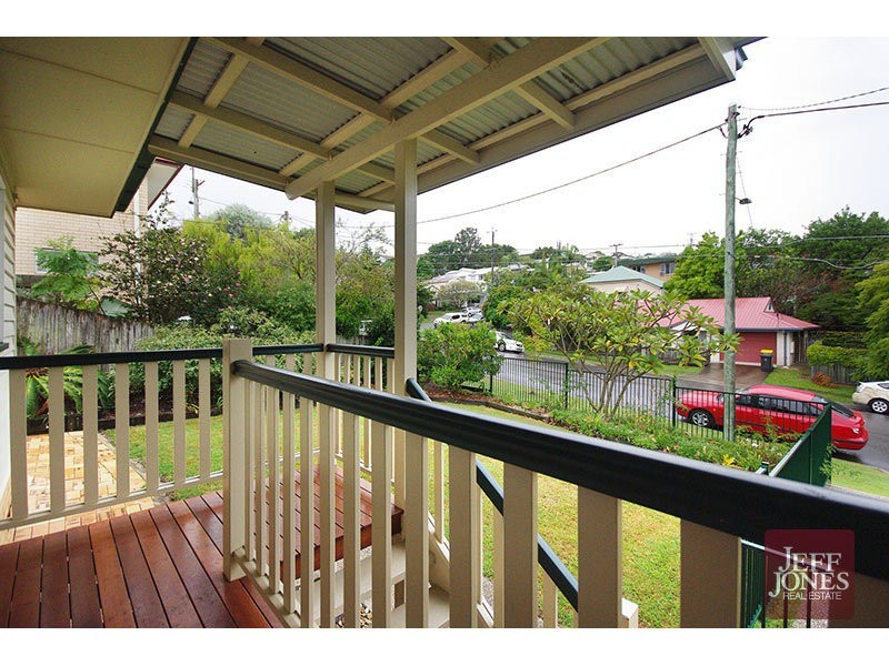18 Beanga Street, Greenslopes QLD 4120