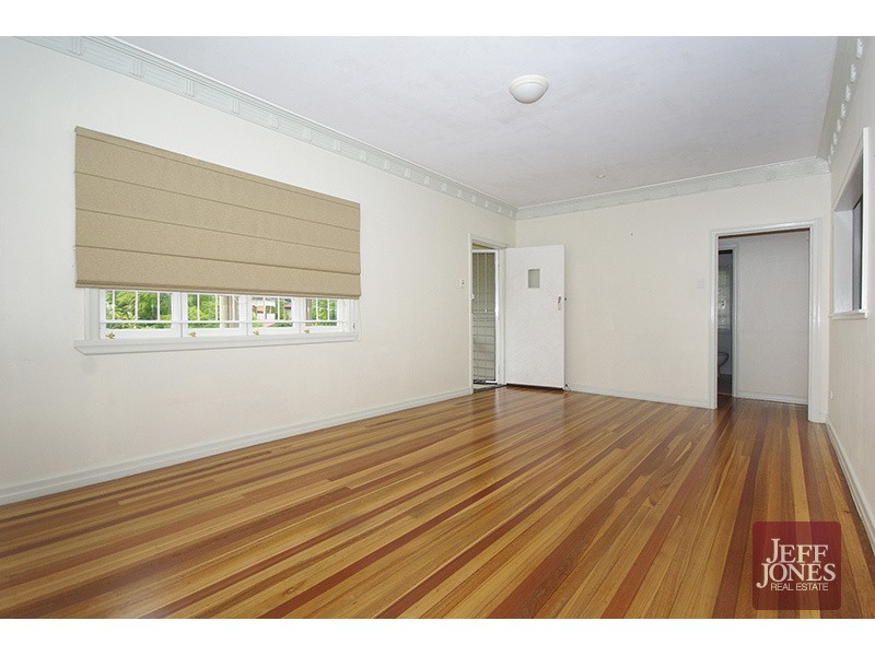 18 Beanga Street, Greenslopes QLD 4120