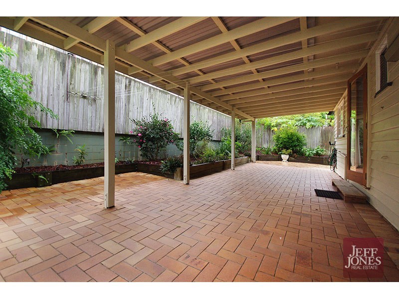 18 Beanga Street, Greenslopes QLD 4120