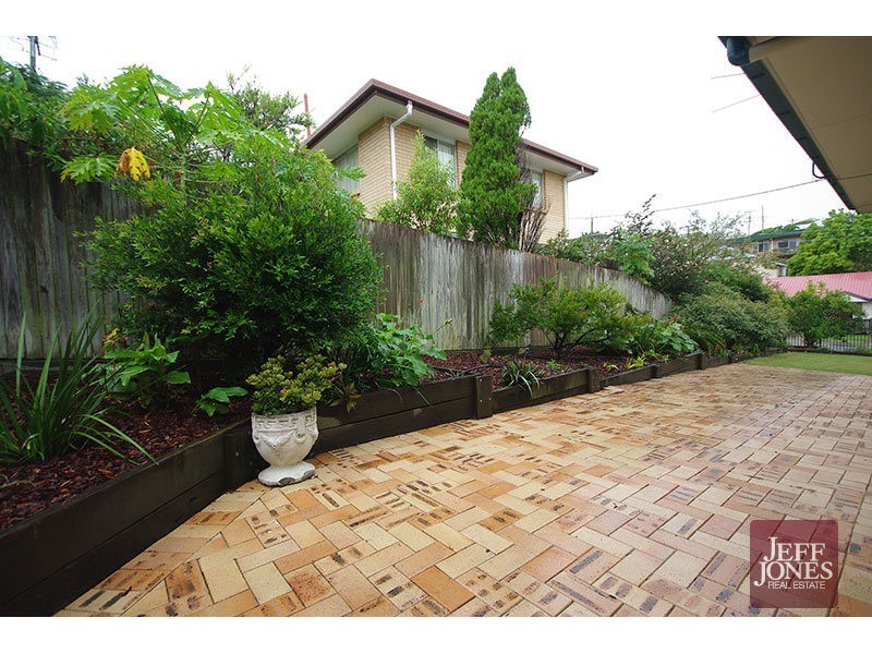 18 Beanga Street, Greenslopes QLD 4120