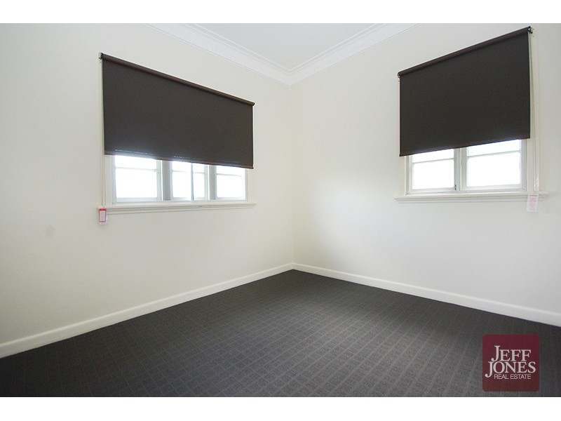 15 Long Street, Camp Hill QLD 4152