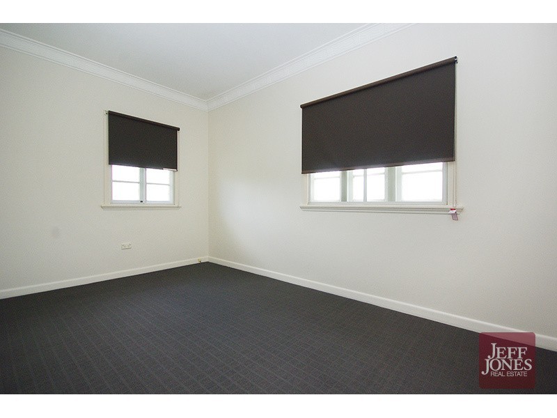 15 Long Street, Camp Hill QLD 4152