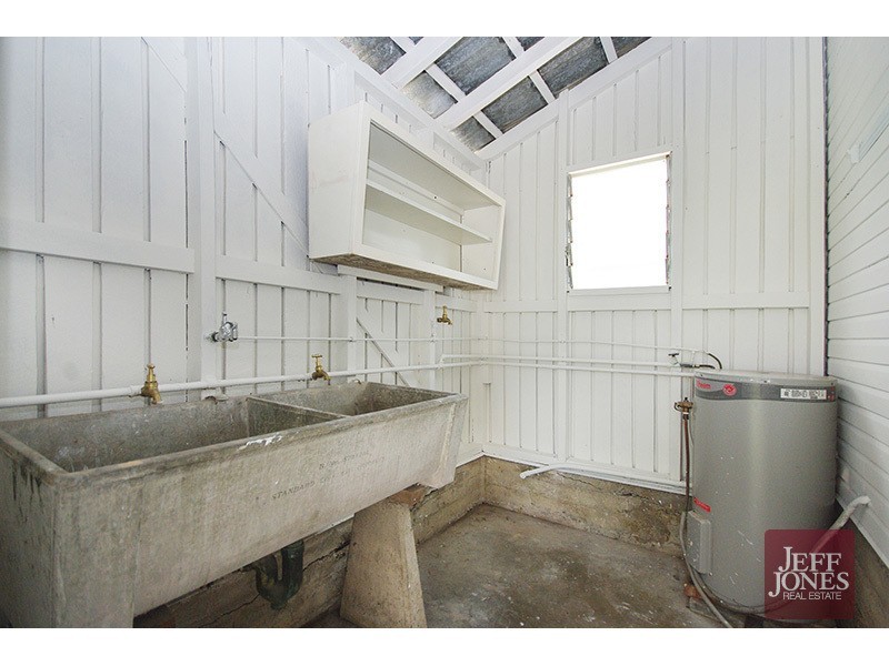 15 Long Street, Camp Hill QLD 4152