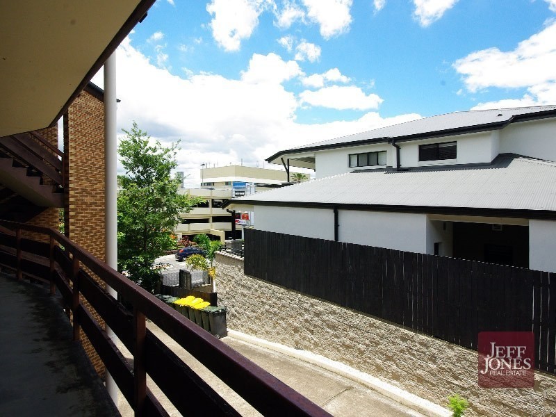 2/15 Musgrave Road, Indooroopilly QLD 4068