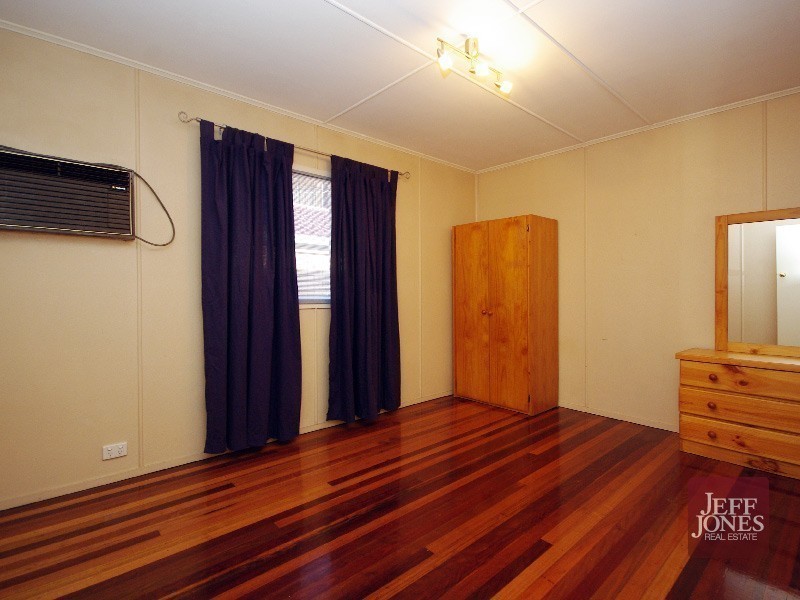 17 Earl Street, Greenslopes QLD 4120