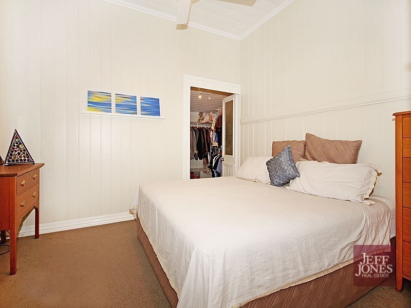 98 Linton Street, Kangaroo Point QLD 4169