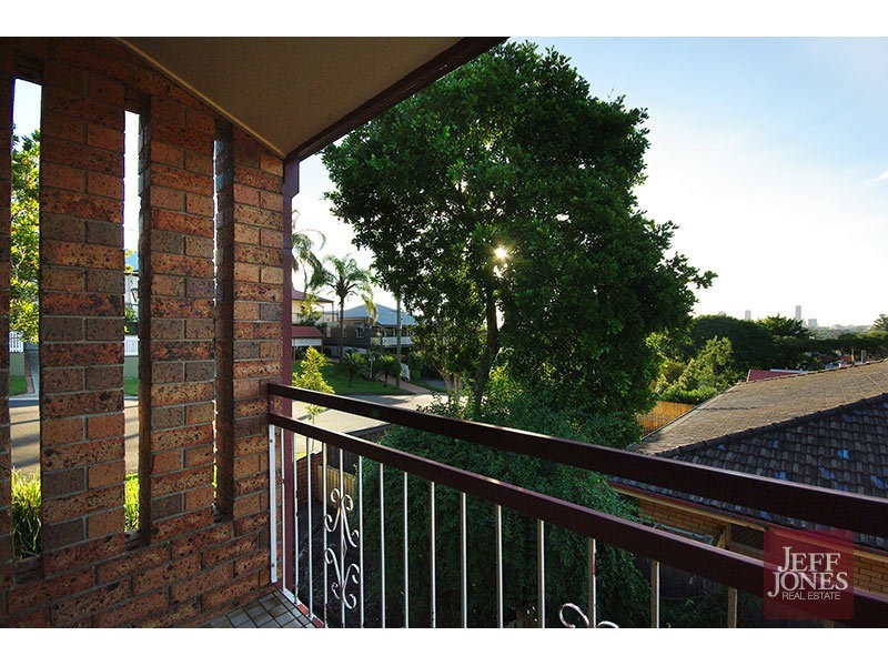1/62 Macaulay Street, Coorparoo QLD 4151