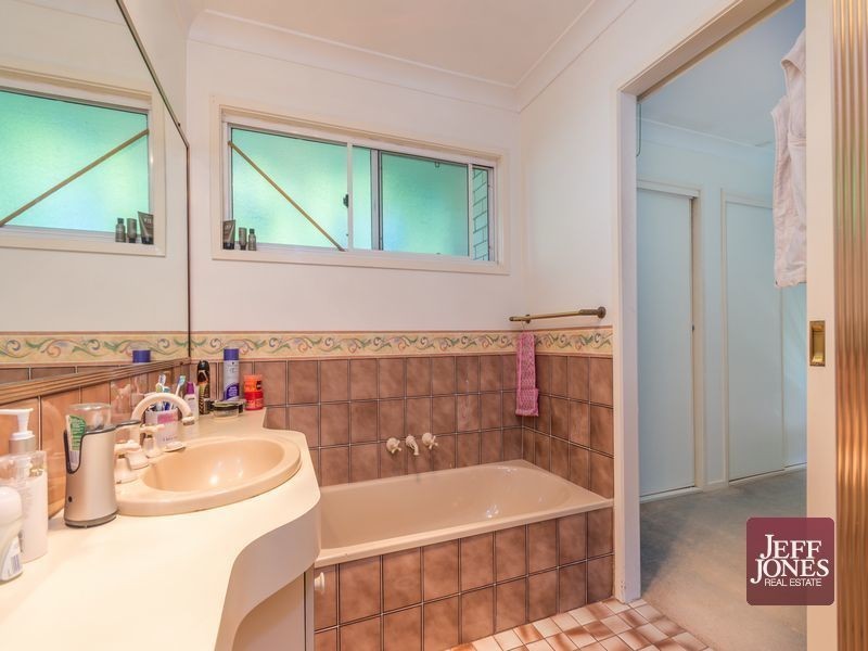 75 Burn Street, Camp Hill QLD 4152