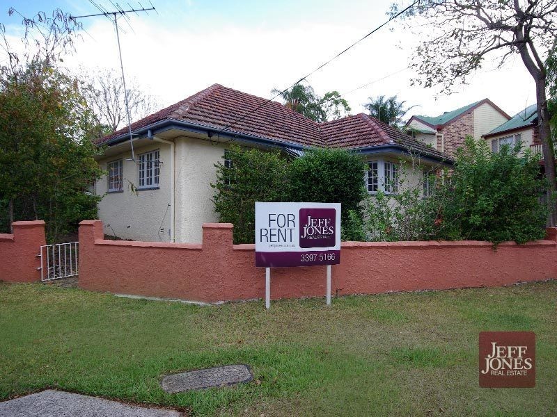 35 Merinda Street, Greenslopes QLD 4120