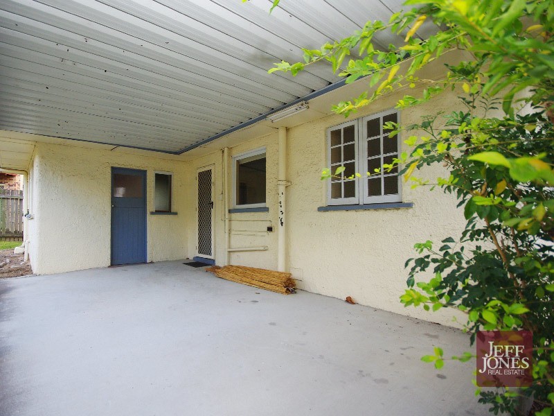 35 Merinda Street, Greenslopes QLD 4120