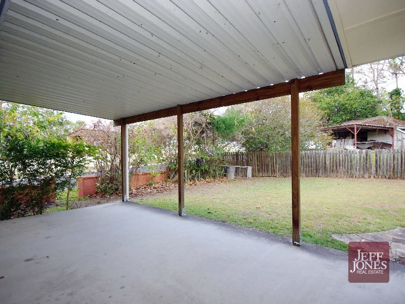 35 Merinda Street, Greenslopes QLD 4120