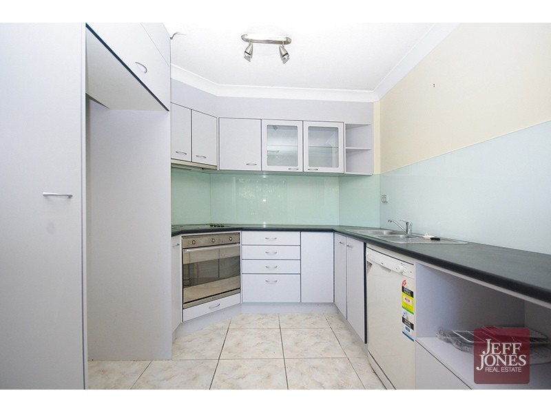 2/19 Temple Street, Coorparoo QLD 4151