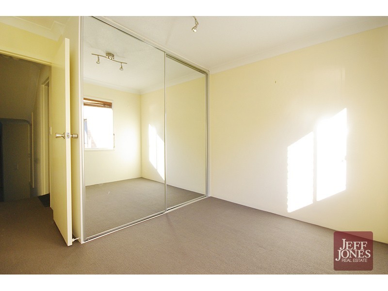 2/19 Temple Street, Coorparoo QLD 4151