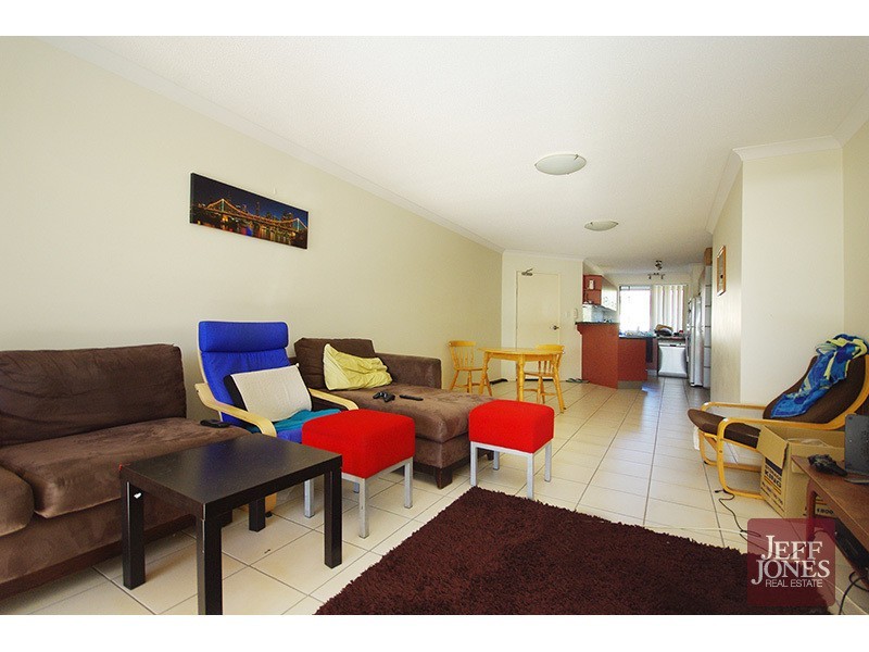 11/34 Douglas Street, Greenslopes QLD 4120