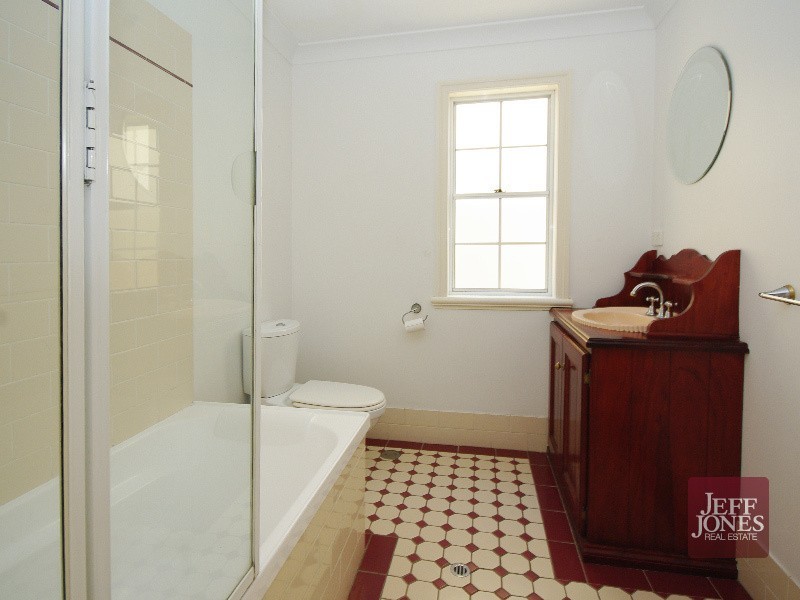 34B Brae Street, Coorparoo QLD 4151