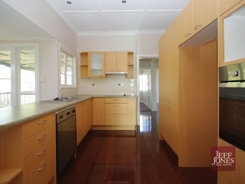 27 Headfort Street, Greenslopes QLD 4120