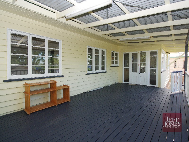 27 Headfort Street, Greenslopes QLD 4120