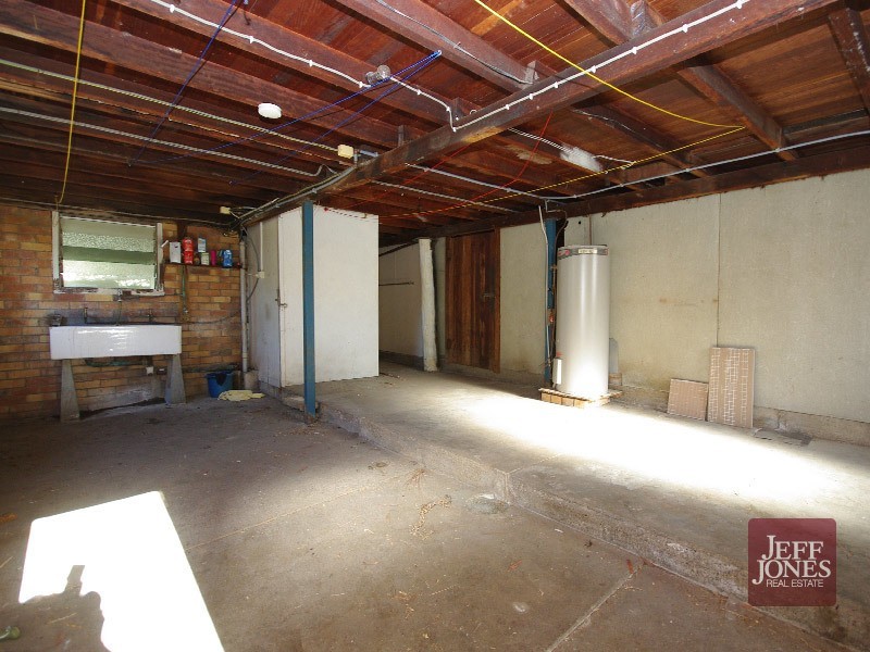 27 Headfort Street, Greenslopes QLD 4120