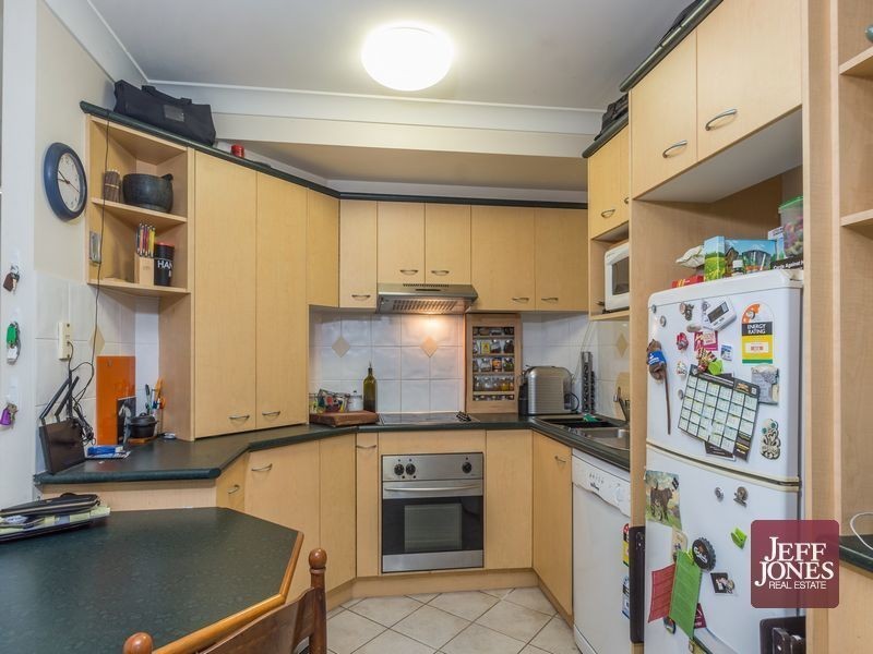 4/80 Victoria Terrace, Greenslopes QLD 4120