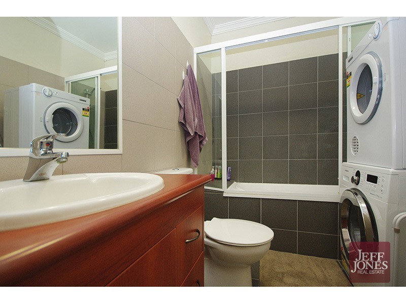 3/57 Sandford Street, St Lucia QLD 4067